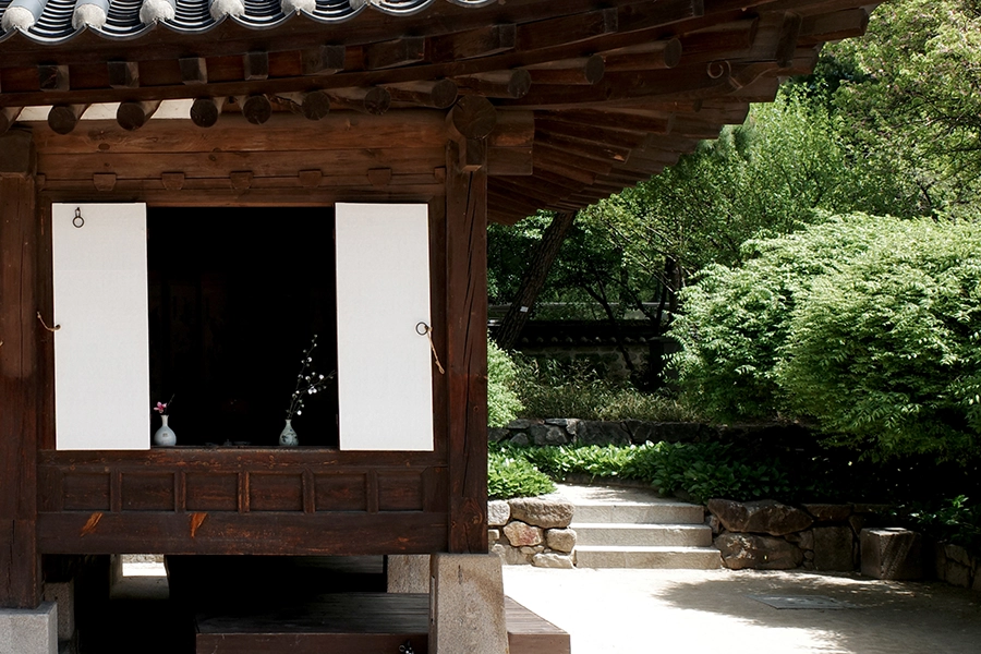 jegi dong yoon taek young house detached house used for receiving guests upper floor